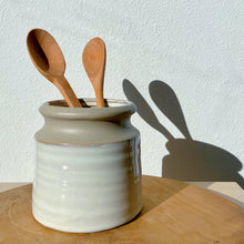 Load image into Gallery viewer, Minimalist Ceramic Pot
