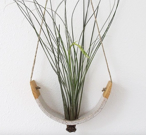 Hanging Air Plant Cradle in White Speckled Buff