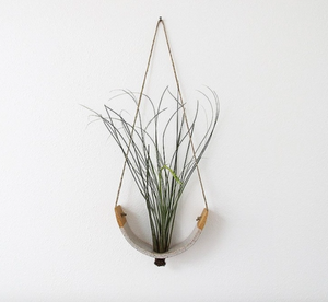 Hanging Air Plant Cradle in White Speckled Buff